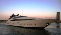 Motor Yacht Oneness